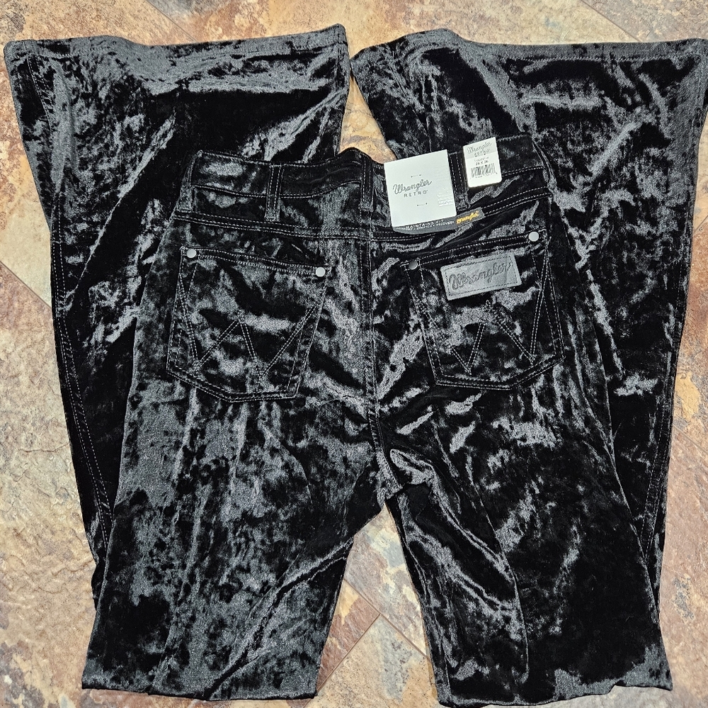 NWT ladies Wranglers